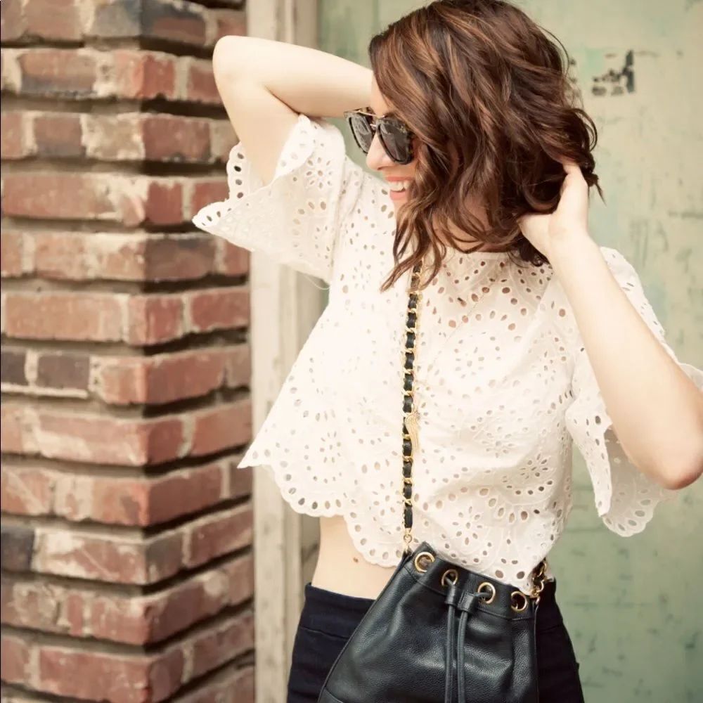 ✨HP✨ZARA  - CROPPED EMBROIDERED LASER-CUT TOP✨